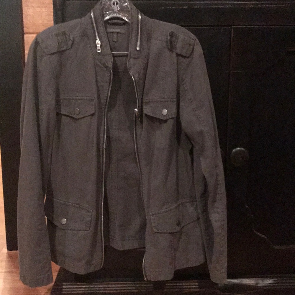 Lightweight jacket